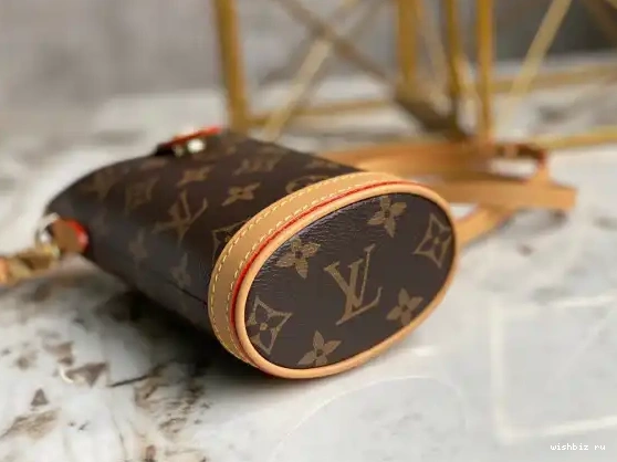 WIS POUCH LOUIS ME VUITTON FOLD 0519